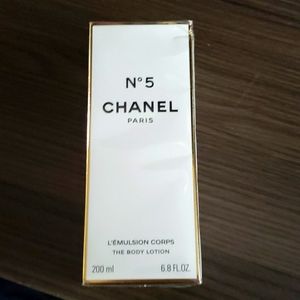 CHANEL  No5 body lotion